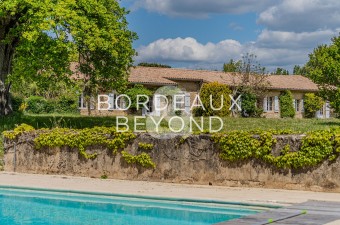 Exclusivité Bordeaux & Beyond - Un fabuleux domaine de plus de 36 hectares (entièrement clôturés) aux portes de Bordeaux.